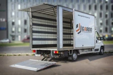 Samochód dostawczy z windą - Gardo
